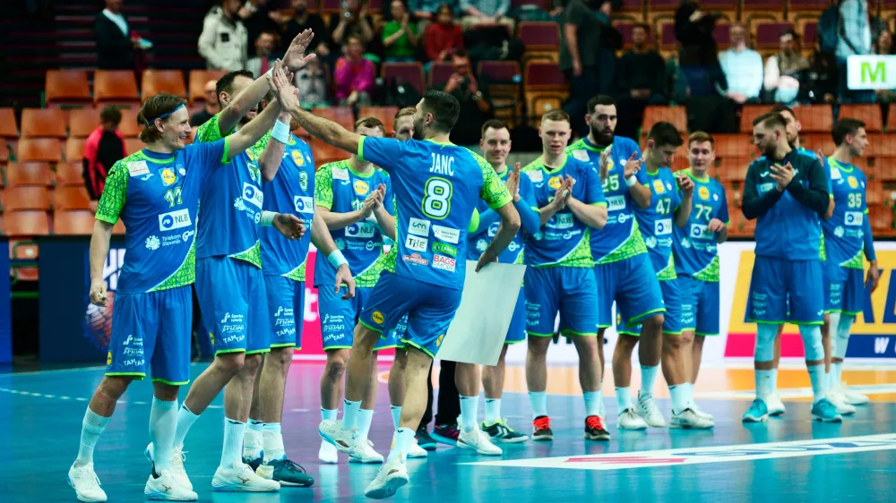 Celje, dvorana Golovec.<br>Moska clanska rokometna reprezentanca.