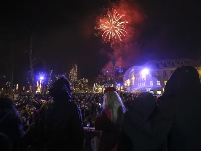 ﻿- Novo leto 2014/2015 - Silvestrovanje - praznovanje v Ljubljani, ognjemet                           //FOTO: Jaka Gasar