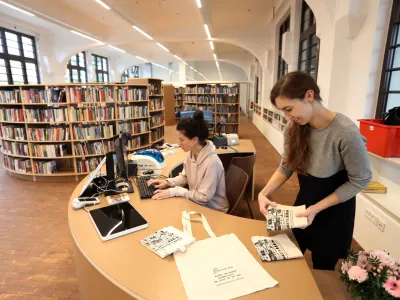Knjižnica Rog iz mreže Mestne knjižnice Ljubljana (Mol) <br><br>- 26.10.2023 - otvoritev - Javni zavod Center Rog, kreativno in družabno sredi&scaron;če, Trubarjeva 72, <br><br>//FOTO: Tomaž Skale<br>