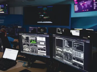 Po naših neuradnih informacijah so v HSE postali pozorni, ko so zaznali anonimne prijave v posamezne dele informacijskega sistema. To je namreč po varnostnih protokolih zaradi zagotavljanja sledljivosti prepovedano, zaposleni pa to striktno upoštevajo. Fotografija je simbolična. 