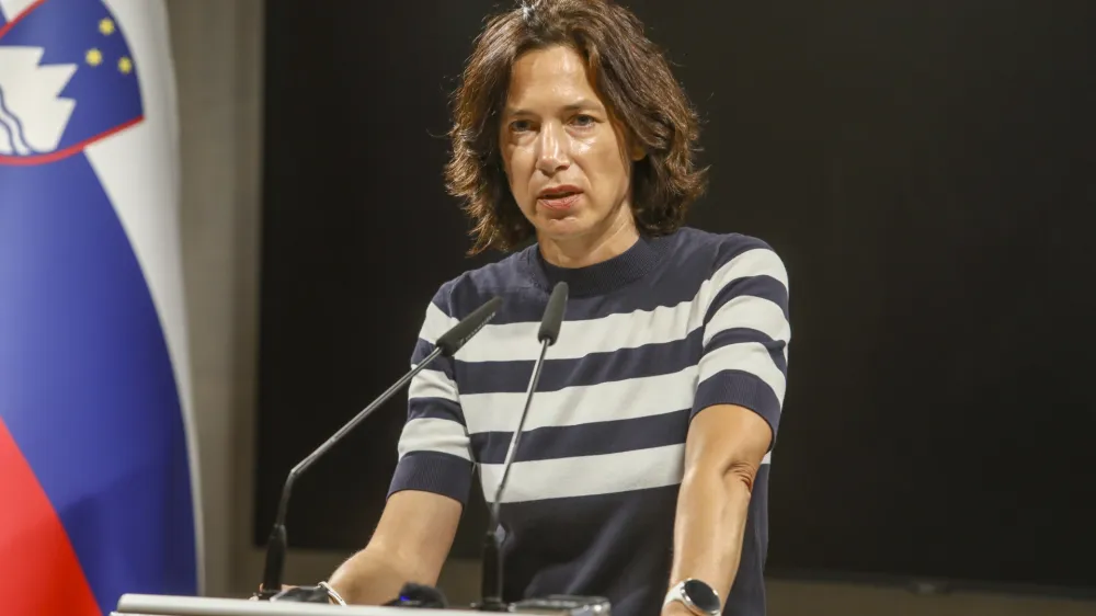  Vesna Bergant Rakočević, višja sodnica - podpredsednica Višjega sodišča- 06.07.2023 - izjava ministrice za javno upravo Sanje Ajanović Hovnik ter predsednice Državnega zbora mag. Urške Klakočar Zupančič na temo plačnega dogovora s sodno vejo oblasti. //FOTO: Luka Cjuha