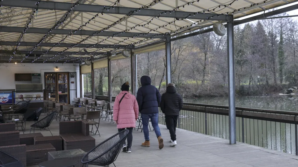 - 08.01.2024 - Čolnarna Park Tivoli – gostinski lokal so zaradi slabe higiene zaprli //FOTO: Jaka Gasar