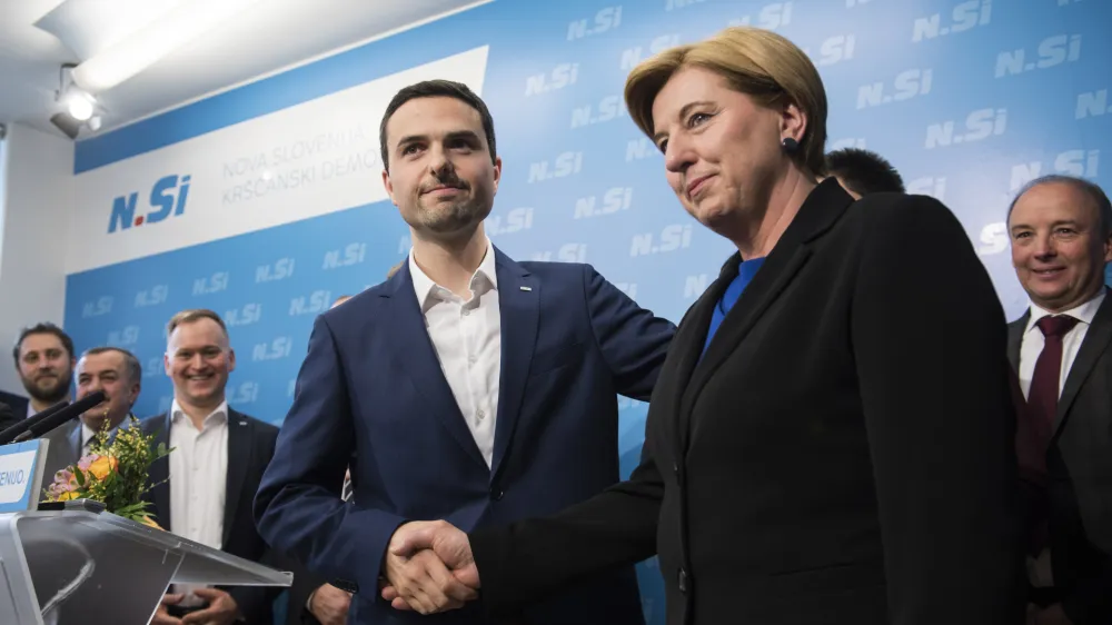 ﻿Ljubljana, NSi.<br>Novinarska konferenca NSi, na kateri sta dosedanja predsednica Ljudmila Novak in v. d. predsednika NSi Matej Tonin spregovorila o prihodnosti stranke, viziji ter pripravah na drzavnozborske volitve.