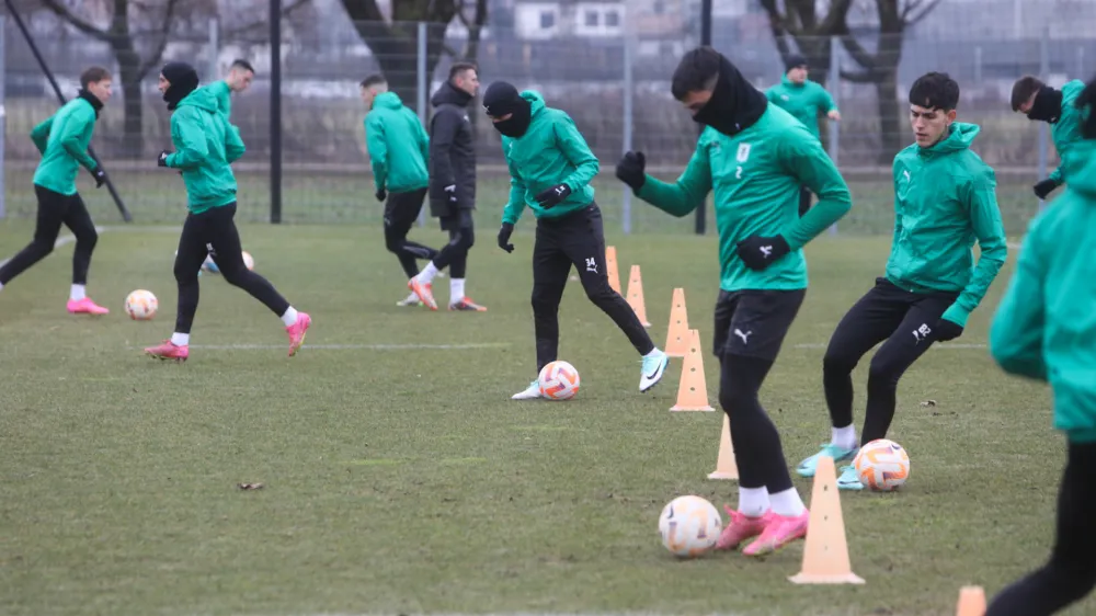  - 09.01.2024 – Nogometni klub NK Olimpija – novinarska konferenca pred začetkom zimskih priprav in trening.  //FOTO: Bojan Velikonja