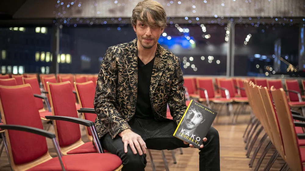 Golobove javnomnenjske bilance so še rešljive, Aljoša Bagola pa ni pravi naslov za pomoč pri tem, so si enotni naši sogovorniki. 