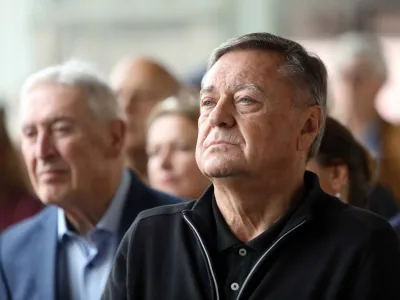 ljubljanski župan Zoran Janković<br><br>- 24.10.2023 – Center ROG – Park izbrisanih - razgrnitev obeležja izbrisanim, ki je nastal na pobudo Civilne iniciative izbrisanih aktivistov in Amnesty International Slovenija ob podpori Centra Rog;<br><br>//FOTO: <br>