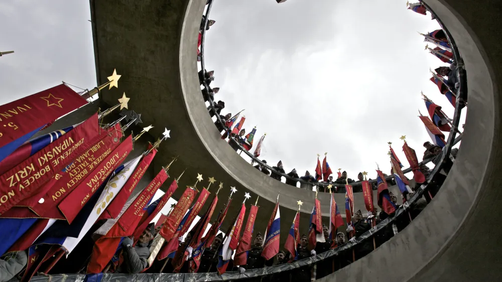 - praporščaki - Dražgoše 2011 - osrednja slovesnost Po stezah partizanske Jelovice ob 69. obletnici Dražgoške bitke pri spomeniku Dražgoški bitki,   //FOTO: Jaka Adamič