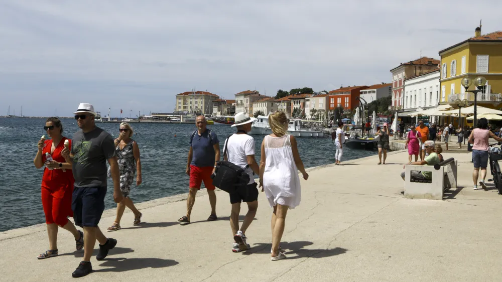 Poreč1.08.2023 - Hrvaška Istra - turizem - poletje - počitnice - turisti - turistična sezonaFOTO: Luka Cjuha