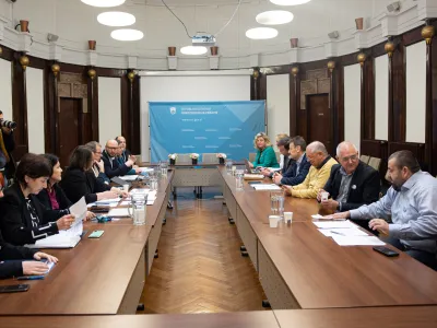 Ljubljana, ministrstvo za zdravje.<br>Nadaljevanje pogajanj med vlado in stavkovnim odborom sindikata zdravnikov in zobozdravnikov Fides.