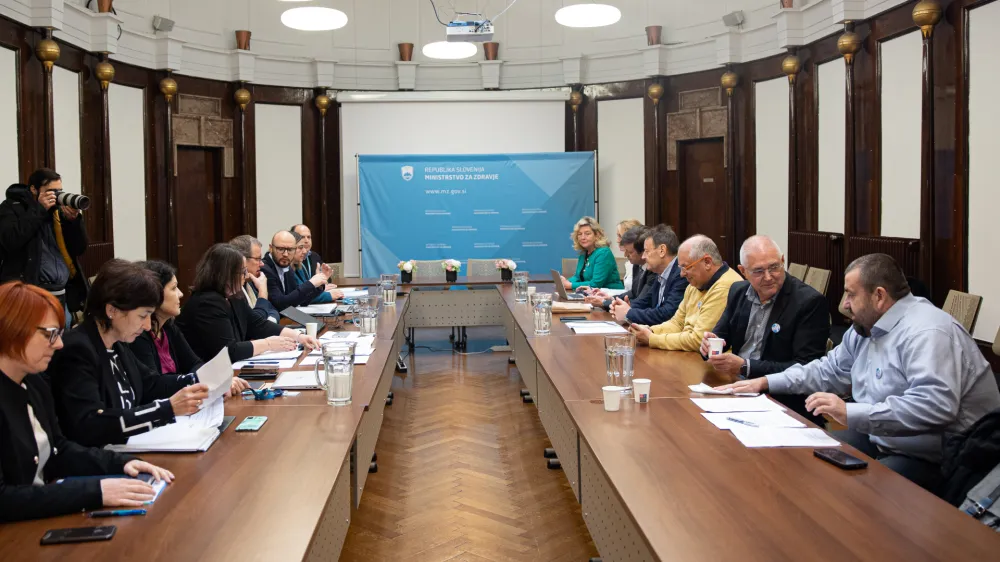 Ljubljana, ministrstvo za zdravje.<br>Nadaljevanje pogajanj med vlado in stavkovnim odborom sindikata zdravnikov in zobozdravnikov Fides.