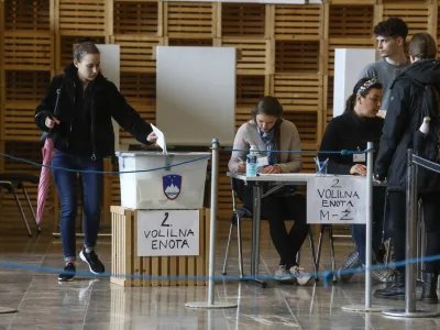 Neurejen plačni položaj sodnikov in njihove stavkovne aktivnosti vzbujajo resno skrb za nemoteno izvedbo evropskih volitev.

&nbsp;