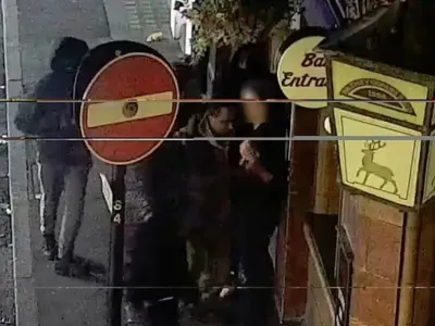 Kamera je ujela tudi napad na policista pod krinko, ki je z uro luksuzne znamke roparjem nastavil past. 