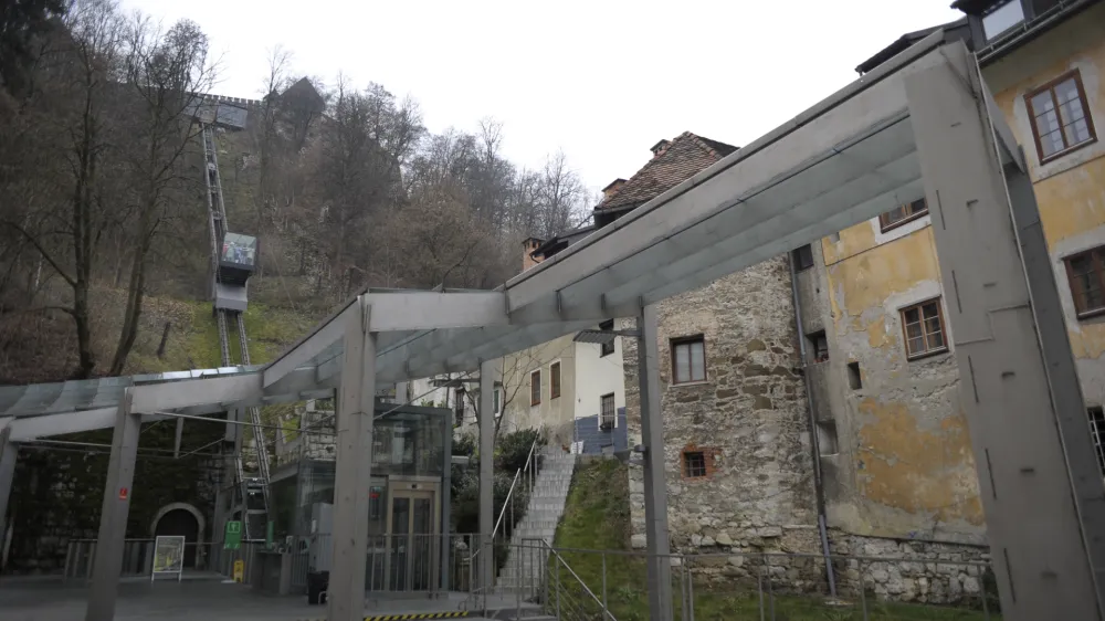 - tirna vzpenjača 2011 - peta obletnica obratovanja tirne vzpenjače na Ljubljanski grad - //FOTO: Tomaž Zajelšnik