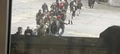 V nedeljo zjutraj se je pred Centralno tehniško knjižnico vila dolga čakalna vrsta. 