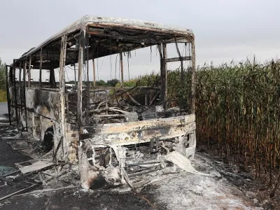 Osumljeni so avtobus najprej ukradli, ga odpeljali in zažgali v Hočah. Škode je za 145 tisoč evrov.