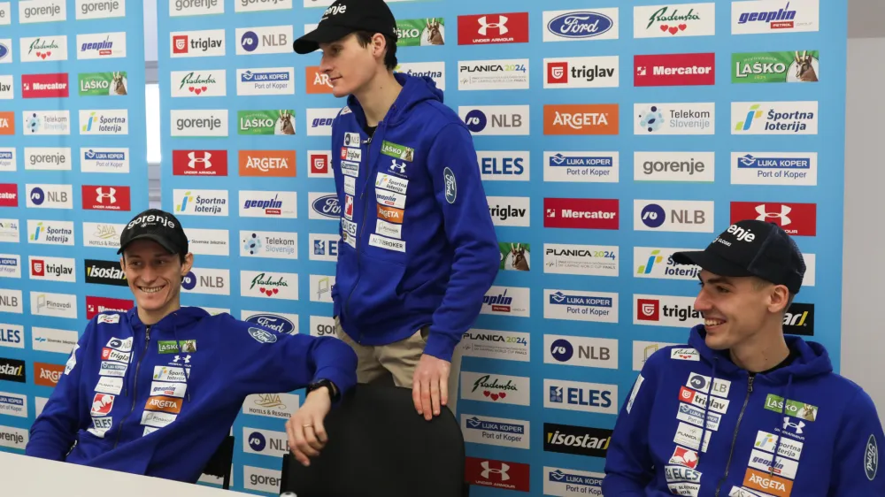 - Peter Prevc, Domen Prevc, Timi Zajc.- 22.01.2024 - Smučarska zveza Slovenije (SZS) - reprezentanca v smučarskih skokih pred odhodom na svetovno prvenstvo v poletih &ndash; //FOTO: Bojan Velikonja