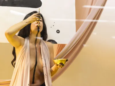 Guadalupe Aldrete: Tekoči portal, performans