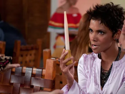 M 017-TD Halle Berry stars in in Relativity MediaŐs Movie 43. © 2011 Movie Productions, LLC All Rights Reserved. Photo Credit:Darren Michaels