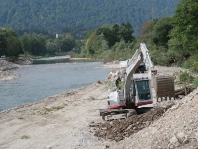 vodna ujma, Savinja, Letuška gmajna, nabrežje, urejanje. Foto: Tatjana Pihlar 