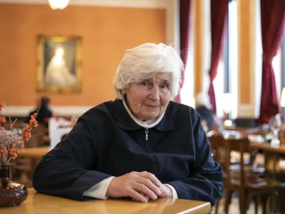 ﻿- 18.12.2019 - Dušica Kunaver - pisateljica, profesorica angleščine in ruščine v pokoju, zbirateljica ljudskega izročila in etnološkega gradiva, avtorica in izdajateljica poljudnoznanstvenih in leposlovnih knjig ter pedagoških priročnikov //FOTO: Matjaž Rušt