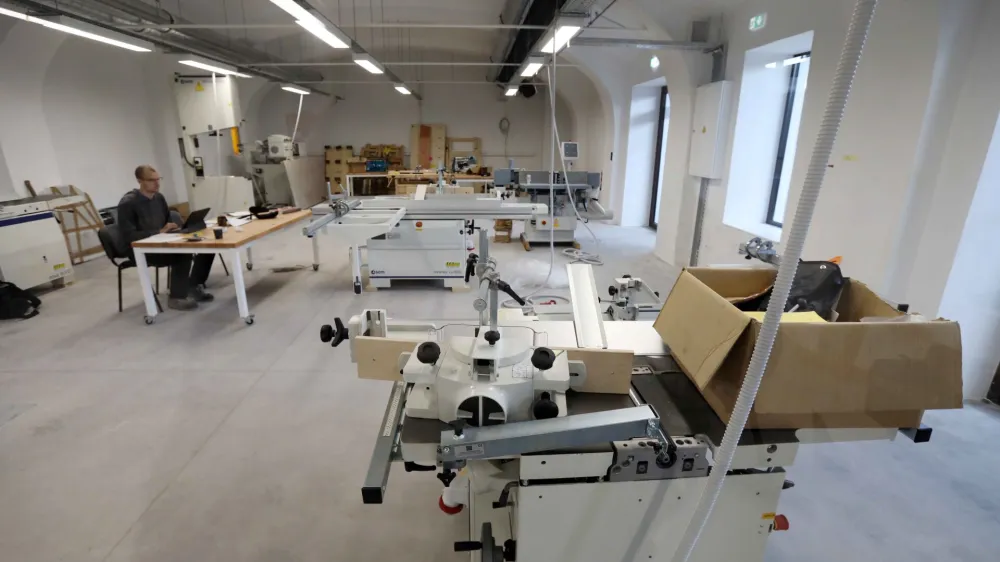 - Lesarski lab<br><br>- 26.10.2023 - otvoritev - Javni zavod Center Rog, kreativno in družabno središče, Trubarjeva 72, <br><br>//FOTO: Tomaž Skale<br>