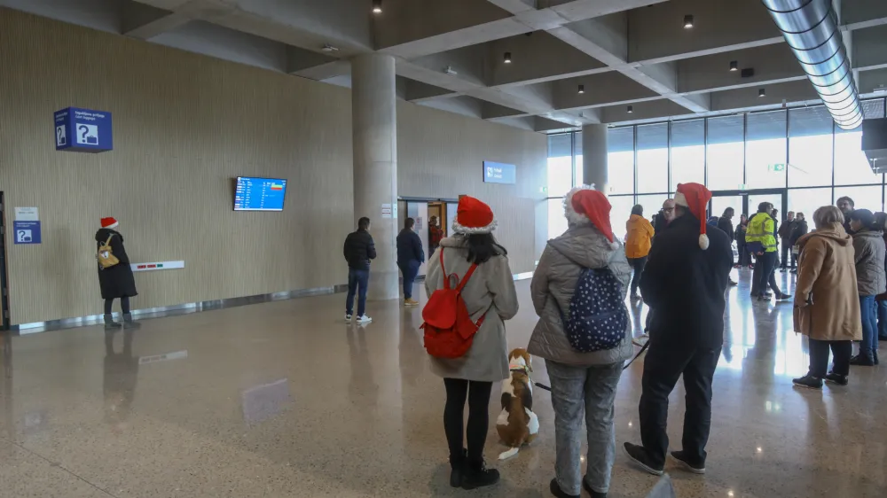 - potni&scaron;ki terminal -&nbsp;- 14.12.2022 - Letali&scaron;če Jožeta Pučnika Brnik &ndash; Aerodrom Ljubljana &ndash; Fraport Slovenija&nbsp;//FOTO: Luka Cjuha