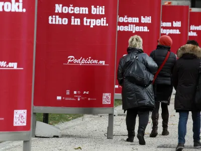 ﻿- simbolična fotografija - nasilje v družini - nasilje nad ženskami - ženske <br><br><br><br>- 25.11.2013 v parku Zvezda - Mednarodni dan proti nasilju nad ženskami - prireditev v podporo ratifikaciji konvencije Sveta Evrope proti nasilju nad ženskami in nasilju v družini.. //FOTO: Luka Cjuha