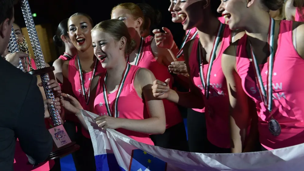 Plesni klub Ples Plus.