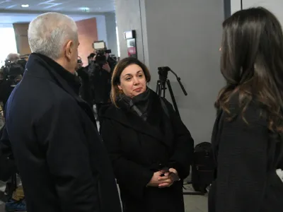 Mama strelca (na sliki) se zagovarja s prostosti, oče pa je v priporu. Foto: Pixsell