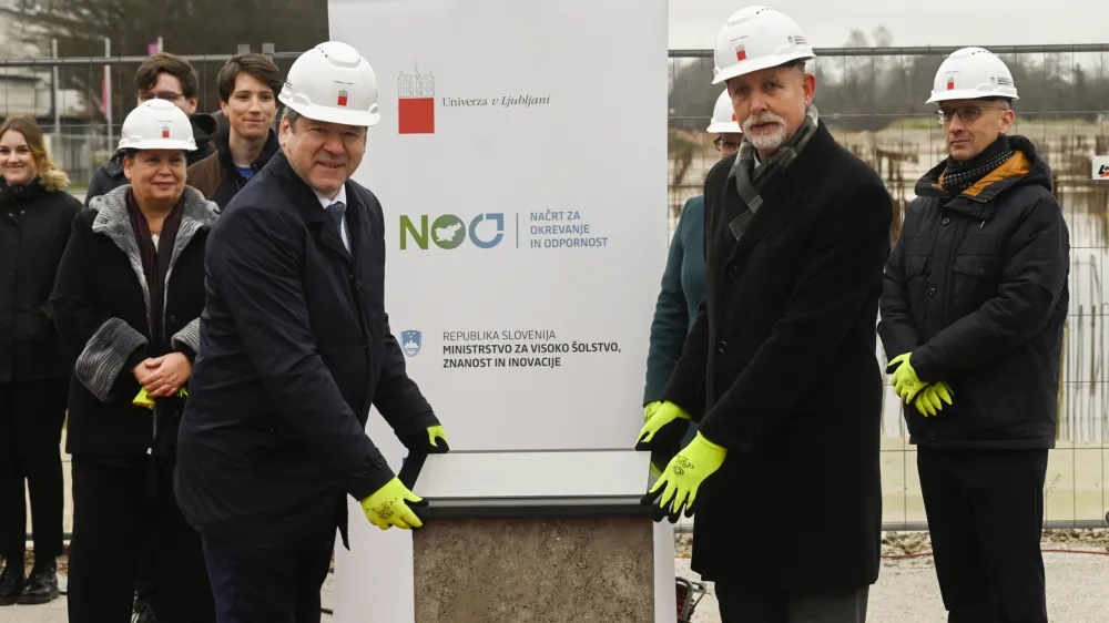 Ministrstvo za visoko šolstvo, znanost in inovacije je 24. januarja 2023 prevzel nekdanji rektor Univerze v Ljubljani dr. Igor Papič. Ob nastopu funkcije si je kot glavno nalogo zadal prenovo zakona o visokem šolstvu in hitro reševanje najbolj kritičnih problemov. F: Nik Erik Neubauer Q