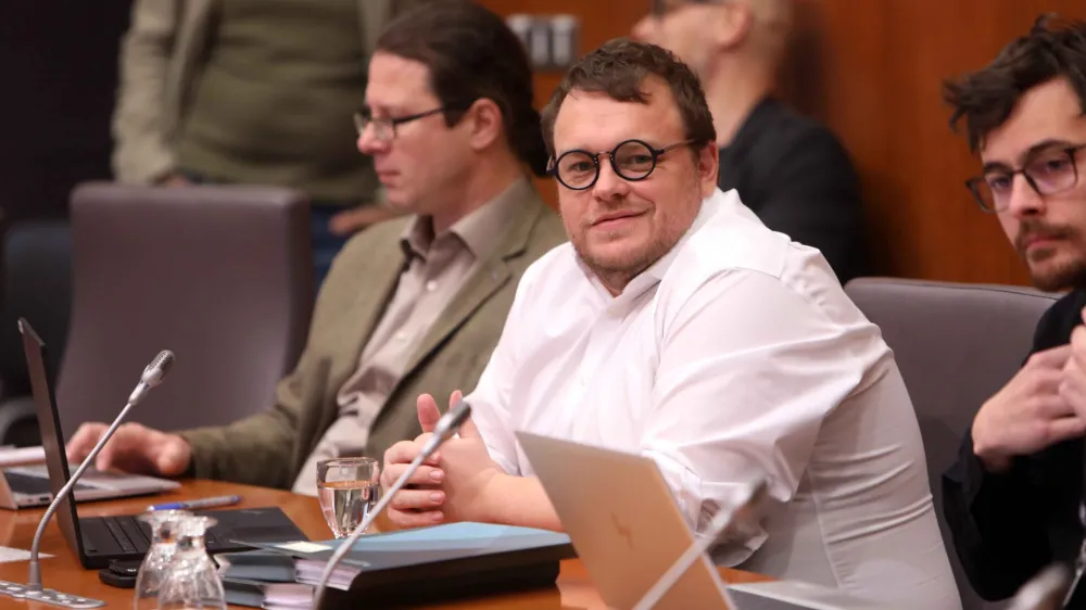 Tudi minister Simon Maljevac ugotavlja, da so stanovanja za mnoge postala nedostopna dobrina. 