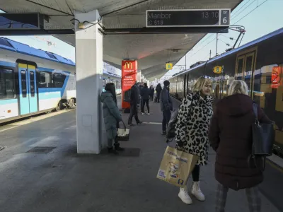 - 19.12.2023 – Slovenske železnice (SŽ) – Železniška postaja Ljubljana – potniški promet – center za vodenje prometa //FOTO: Luka Cjuha