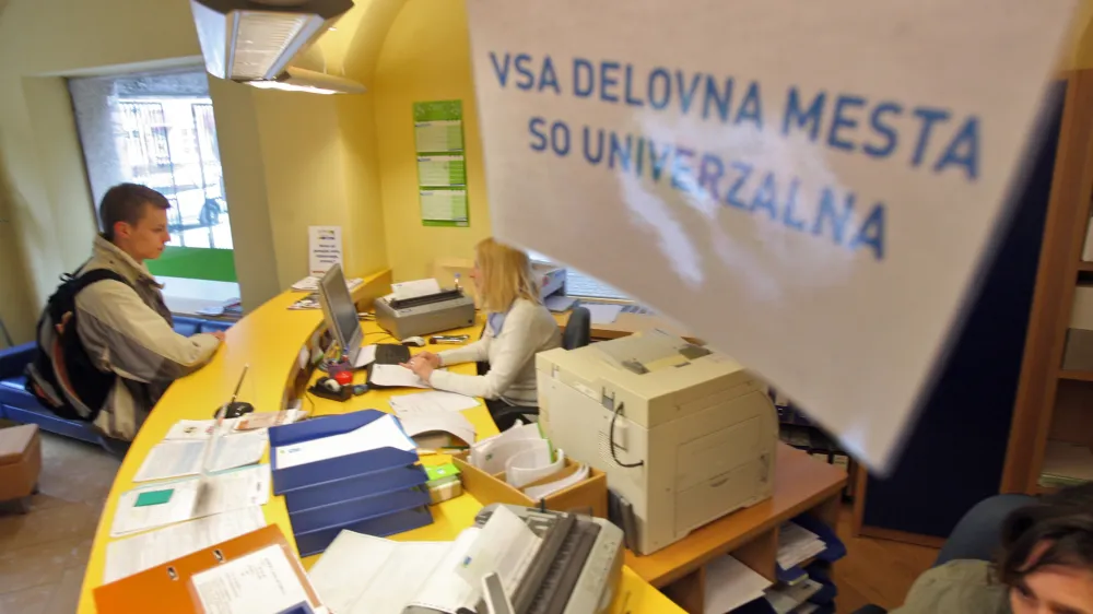 Študentski servis Borštnikov trg Ljubljana  ///FOTO: Luka Cjuha