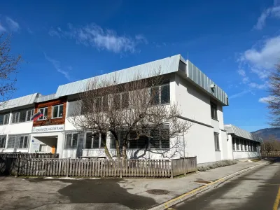 Da so zagotovili nemoteno šolanje vseh otrok s posebnimi potrebami in različnimi motnjami v razvoju, ki prihajajo tudi iz sosednjih občin, so morali na OŠ Helene Puhar poiskati začasne rešitve. 