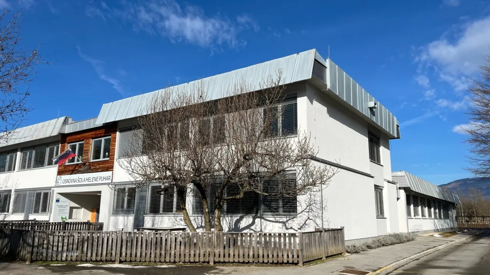 Da so zagotovili nemoteno šolanje vseh otrok s posebnimi potrebami in različnimi motnjami v razvoju, ki prihajajo tudi iz sosednjih občin, so morali na OŠ Helene Puhar poiskati začasne rešitve. 