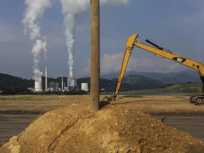 Okrog leta 2033 bo Slovenija v skladu z začrtanim zelenim prehodom nehala izkopavati in sežigati premog. Konec življenjske dobe velenjskega premogovnika pa ne pomeni tudi konca življenjske dobe TEŠ. Ta bo še naprej ogreval Šaleško dolino, a bo pri tem uporabljal drug energent. 