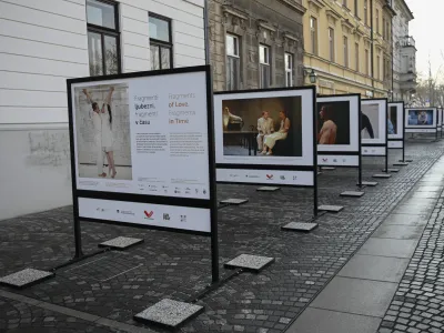 - 02.02.2024 – Fragmenti ljubezni, fragmenti v času, razstava na Gallusovem nabrežju. //FOTO: Nik Erik Neubauer