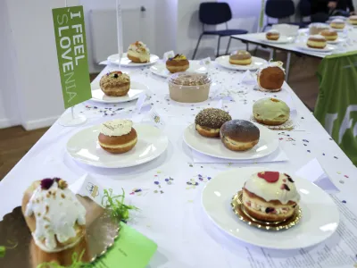 Med inovativnimi krofi so ponovno največ pozornosti komisije vzbudili krofi z različnimi polnili. 