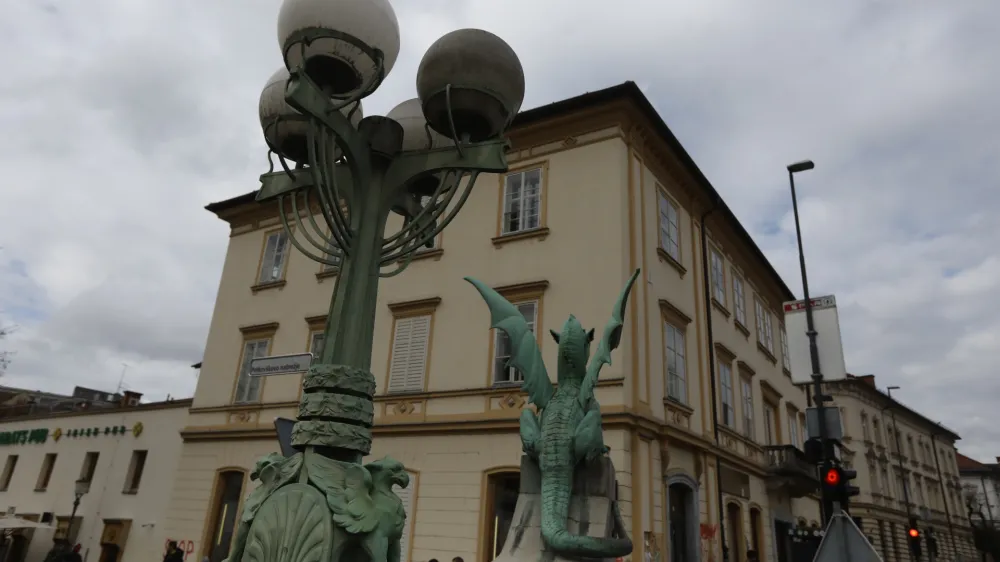 12.2.2024 - Zmajski most - Zmaj - umazane lučiFOTO: Luka Cjuha