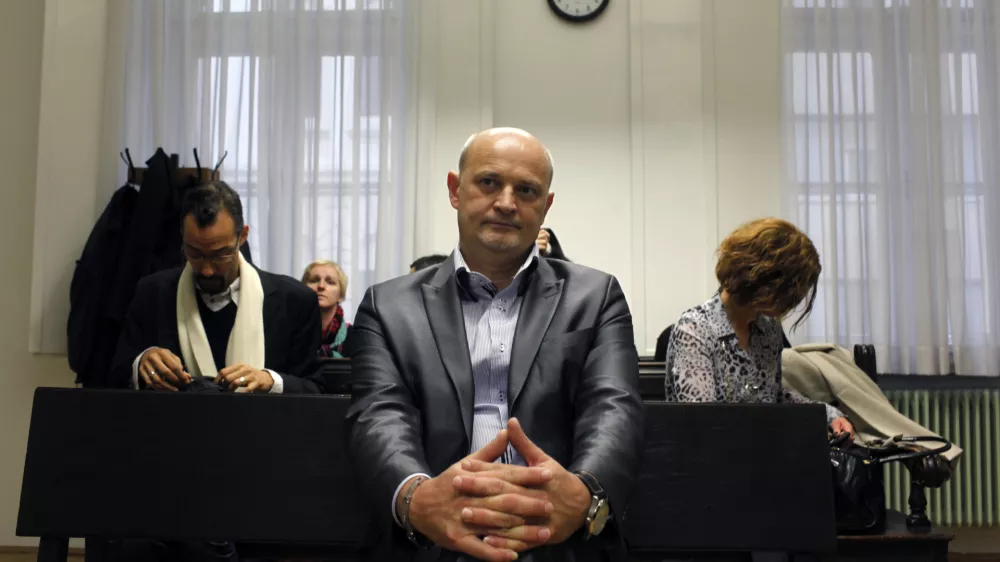 podkupljivi celjski sodnik Milko Škoberne- sojenje celjskemu sodniku Milku Škobernetu zaradi jemanja podkupnine v zameno za odpravo pripora in mednarodne tiralice Esadu Čehajiću//FOTO: Jaka Gasar