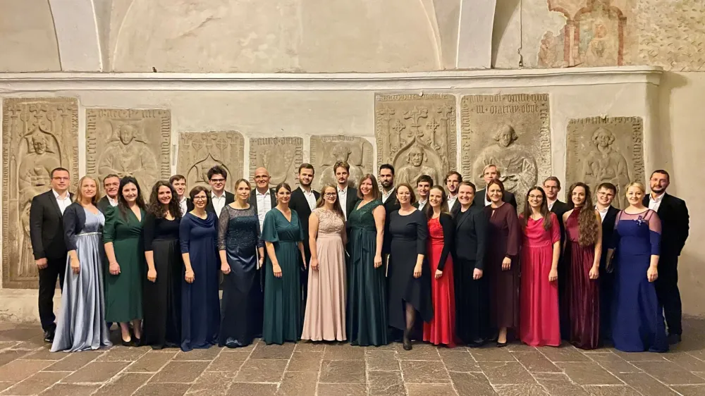 Mešani pevski zbor in orkester Glasbene matice Ljubljana bo v nedeljo v Gallusovi dvorani CD izvedel Bachov Pasijon po Janezu. Foto: Jana Jocif