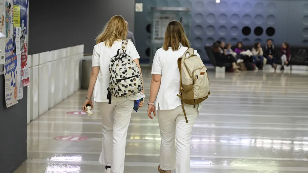  - 09.01.2024 – opozorilna stavka zdravnikov in zobozdravnikov - zdravniki in zobozdravniki zaradi neuresničenih zavez vlade iz že sklenjenih sporazumov opozorilno stavkali. protest //FOTO: Nik Erik Neubauer 