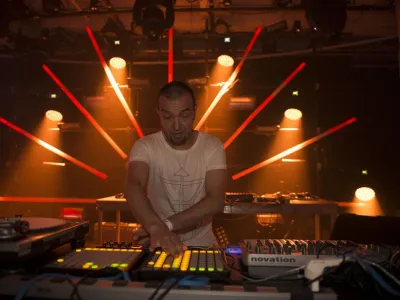 KiNK (BG), Exp&eacute;rience 4, Espace SAT, Montreal, 2 juin 2012.