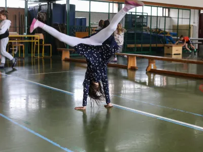 Vsakodnevna ura športa bi morala biti pomembna osnova osnovnošolskega programa, menijo ravnatelji, ki ostajajo neslišani. Fotografija je simbolična. 