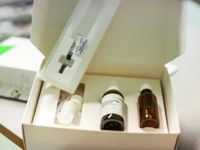 ﻿Dronabinol- CBD konopljino olje - kanabidiol - industrijska konoplja -  - 11.08.2017 – Lekarna OI - Onkološki inštitut Ljubljana - uporaba industrijske konoplje v medicinske namene - sintetična zdravila onkološki bolniki dobijo na samem inštitutu in v lekarnah  //FOTO: Bojan Velikonja