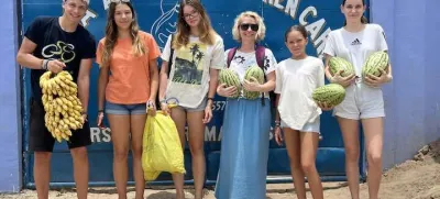 Učenci devetega razreda Osnovne šole Lila Ljubljana so skupaj z mentorico Tino Rutar Leban odpotovali na Zanzibar, v sirotišnico Mama Africa v Nungwiju.
 