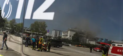 112, klic v sili- 12.05.2022 – Kočevje – požar - eksplozija v kemični tovarni Melamin - razneslo kotel v proizvodnji - poškodovanih več kot dvajset oseb, dve osebi huje opečeni //FOTO: Bojan Velikonja