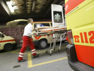 - triaža - reševalno vozilo - Urgenca - Urgentni blok - Klinični center Ljubljana (KC),<br>- ilustrativna fotografija - nujna medicinska pomoč - reševanje<br><br><br>//FOTO: Matej PovšeOPOMBA: ZA OBJAVO V ČASOPISU DNEVNIK