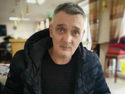 Andraž Žabota, ki je ostal brez noge, prek zavarovalnice toži celjsko bolnišnico za 300 tisočakov.<br><br>