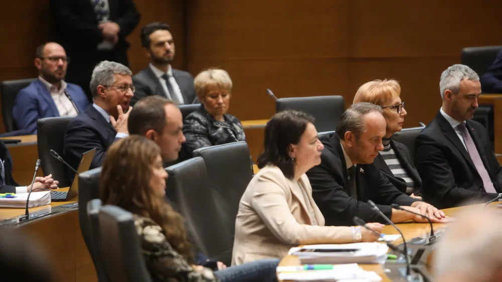 poslanci SDS - 13.12.2023 – Državni zbor RS - 15. redna seja DZ – //FOTO: Bojan Velikonja